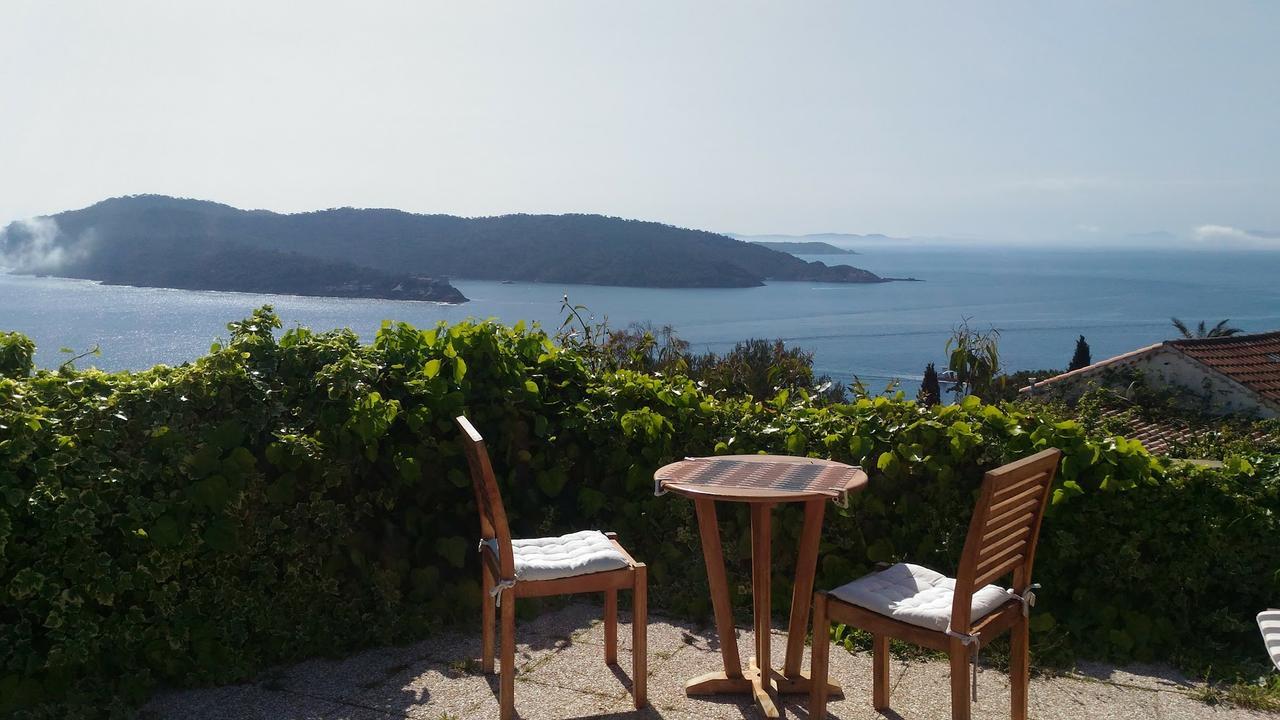 Aparthotel La Coccinelle à Île du Levant Extérieur photo